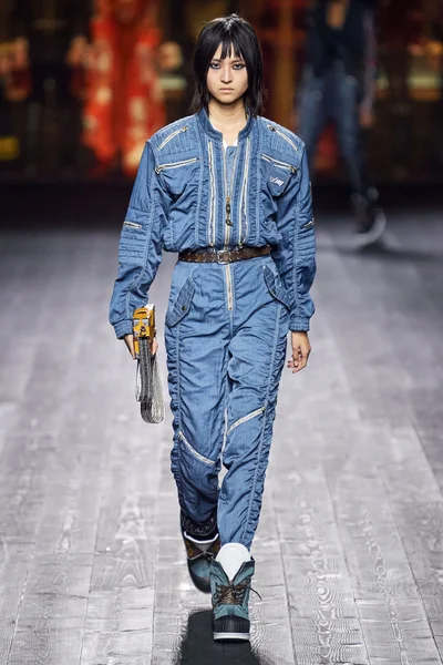 Look 40